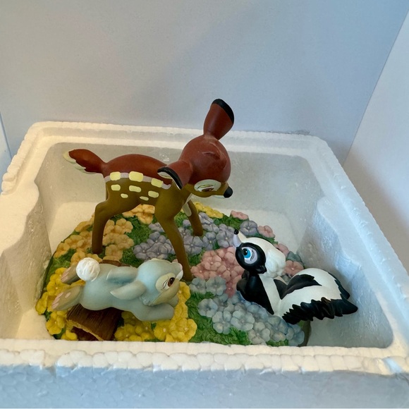 Walt Disney's Animated Classics Bambi with Thumper & Flower Figurine - Picture 8 of 8